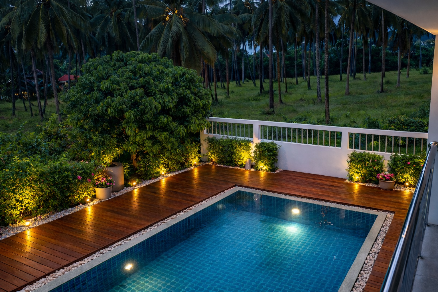 Kun yhdistät yksityisen uima-altaan upeaan näköalaan ja terassin/uima-altaan ympärillä olevaan suojakatokseen, saavutat yleensä korkeamman käyttöasteen ja paremmat yöhinnat.